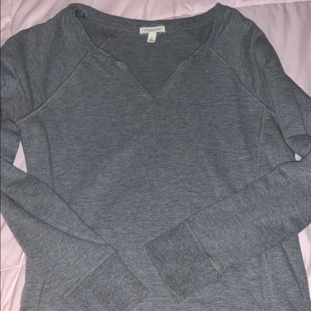 gray crewneck with pockets